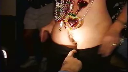 Super-lucu gemuk hitam gadis mencintai bokep sek xx mengisap kontol putih